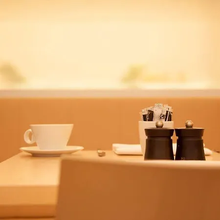 酒店 慕尼黑雷莱克萨酒店 4*
